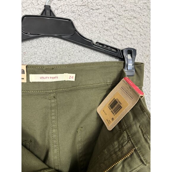 Levis Women's Green Utility Pants Size 24x27 Mid-Rise Relaxed Fit New With Tag's - Picture 5 of 7